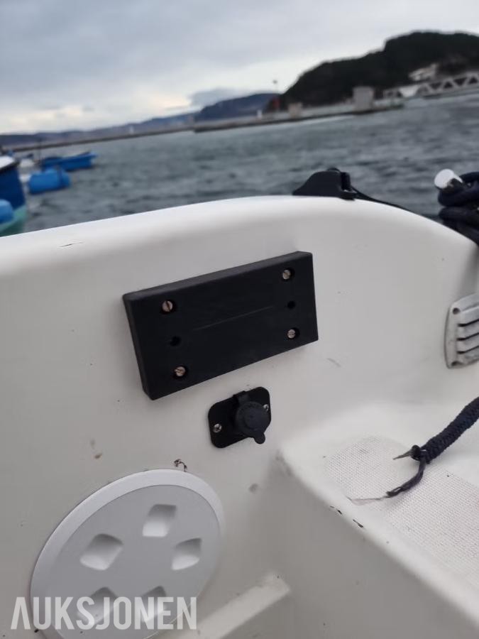 2001 Galia Galeon 660WA båt med Mercury Seapro motor - masse utstyr